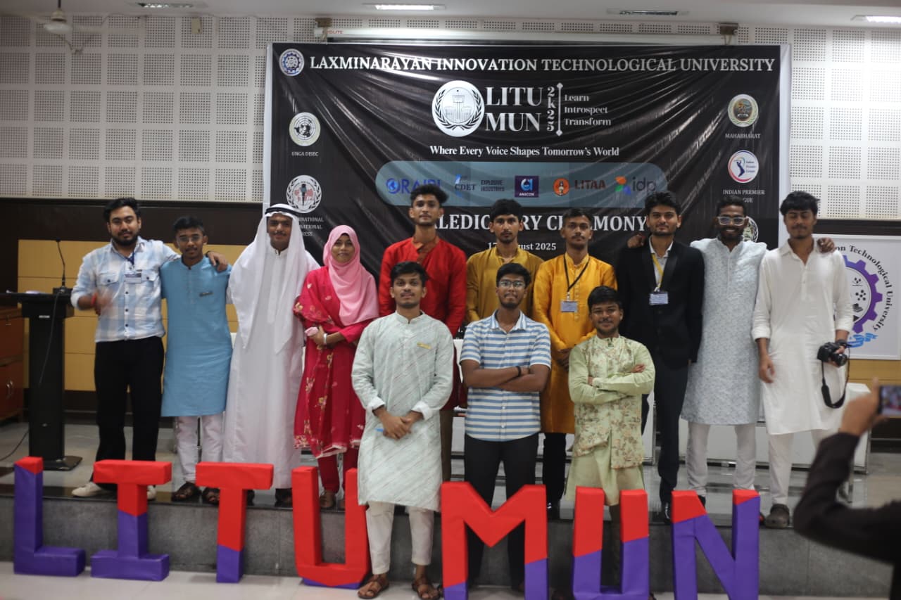 Group Photo: Delegates